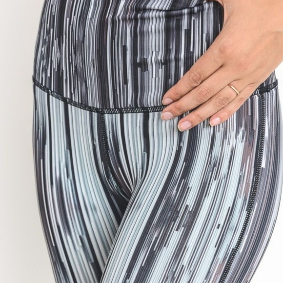 🏷SALE! Striped leggings! - Picture 4 of 6